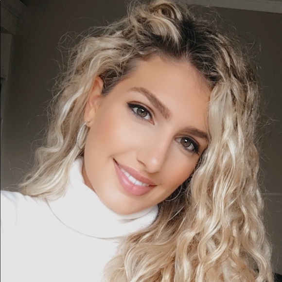 Meet your Posher, Victoria - Picture 1 of 1